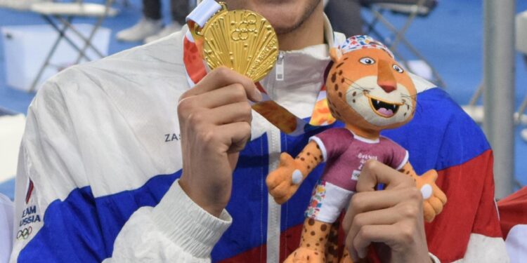 World Championships, Day Eight Finals: Kliment Kolesnikov Blazes to Title in 50 Backstroke; Tie for Silver – Swimming World