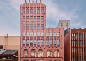 Inside Mecca’s Flagship in Melbourne, the World’s Biggest Beauty Store [PHOTOS] – WWD