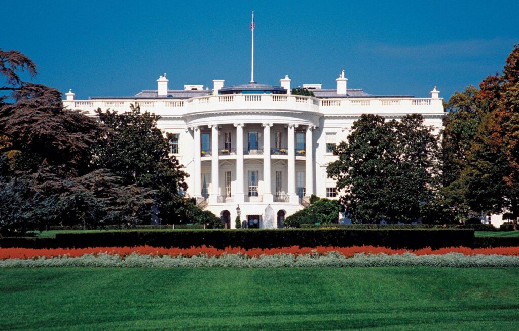White House readies order to fine banks for dropping clients over politics, WSJ reports – Reuters