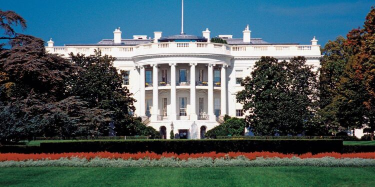 White House readies order to fine banks for dropping clients over politics, WSJ reports – Reuters