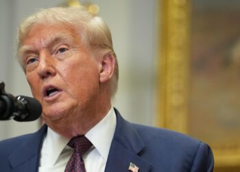 Trump, when in trouble, throws tantrums. The economy is his latest conniption. | Opinion – USA Today