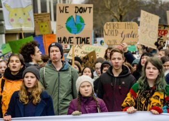 Activists plant war protest doll inside Disneyland – SFGATE