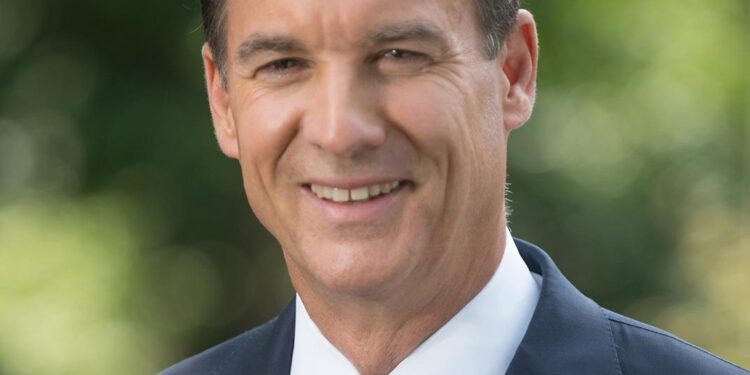Congressman Tom Suozzi: How to let our better impulses drive American politics – America Magazine