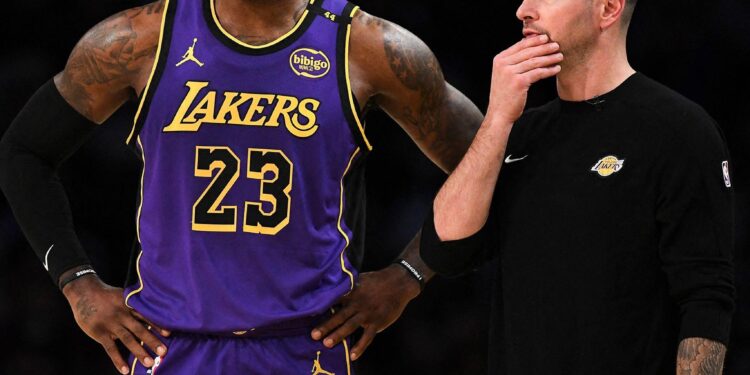 Lakers honoring legendary coach Pat Riley with statue to be unveiled on Feb. 22 – Yahoo Sports