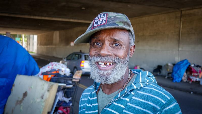 Amid growing ‘scandal’ of elder homelessness, health care groups aim to help – NPR