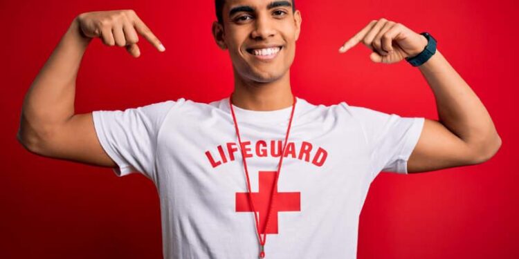 Lifeguard, 82, Sets Impressive Guinness World Record After More Than 60 Years Lifeguarding – People.com