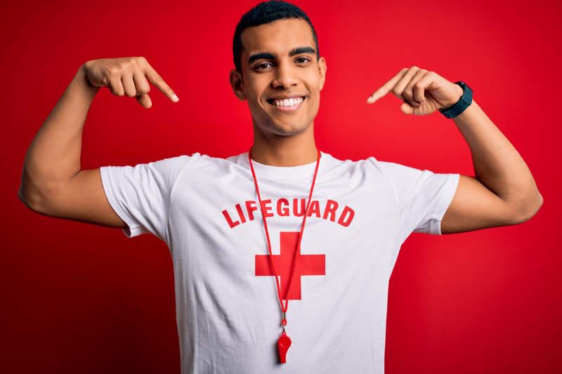 Lifeguard, 82, Sets Impressive Guinness World Record After More Than 60 Years Lifeguarding – People.com