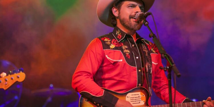 Country music star apologizes after drunken show ends with cops taking him down: ‘I’m not OK’ – PennLive.com