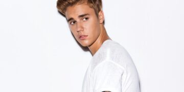 Justin Bieber’s ‘Swag II’ Album Isn’t Out as Promised & It’s Keeping Fans Waiting – yahoo.com