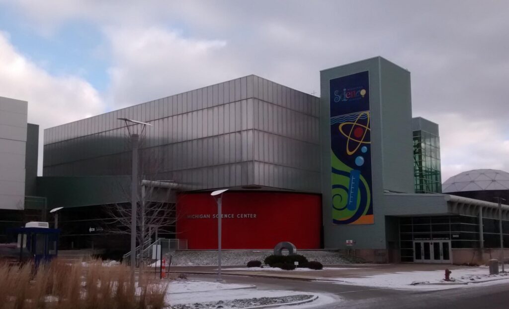 Michigan Science Center’s vertical wind tunnel demonstration – CBS News