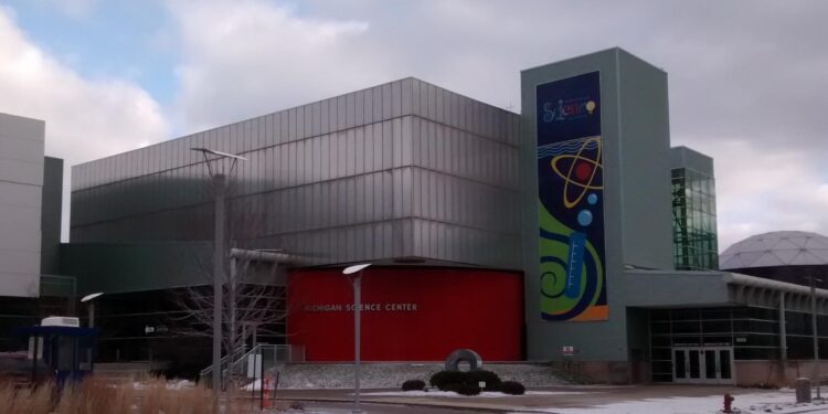 Michigan Science Center’s vertical wind tunnel demonstration – CBS News
