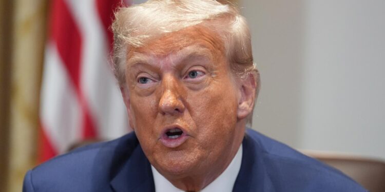 Trump signs proclamation imposing $100K annual fee for H-1B visa applications – Spectrum News