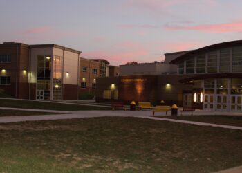 Science Hill High School’s Feed the Hungry Club lends a hand to the community – WJHL