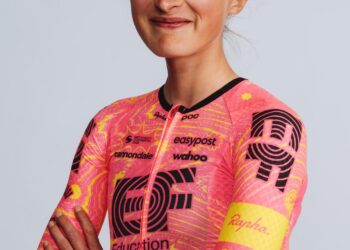 Magdeleine Vallieres shows off her world championship stripes – EF Pro Cycling