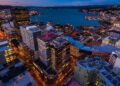 New Zealand Surprises With Larger Rate Cut as Economic Concerns Mount – Bloomberg.com