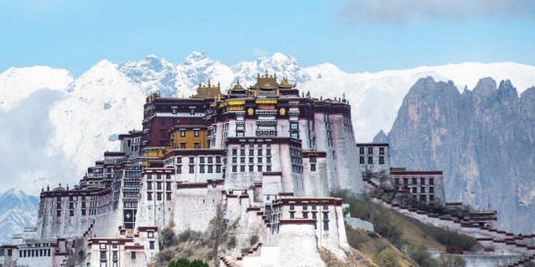 China’s mega-projects pushing Tibet to “Extreme Ecological Stress”, warns Stockholm report ahead of COP30 – Phayul