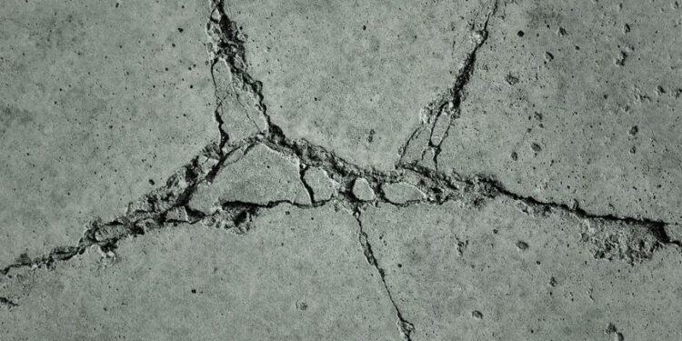 Shattered concrete, dirty water and asbestos: Israeli bombing causes ‘unparalleled’ ecological crisis in Gaza – TBIJ