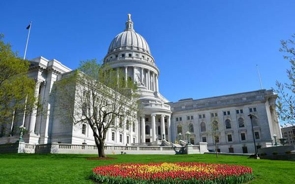 Some Wisconsin lawmakers want paychecks withheld during government shutdown, others don’t – Spectrum News 1