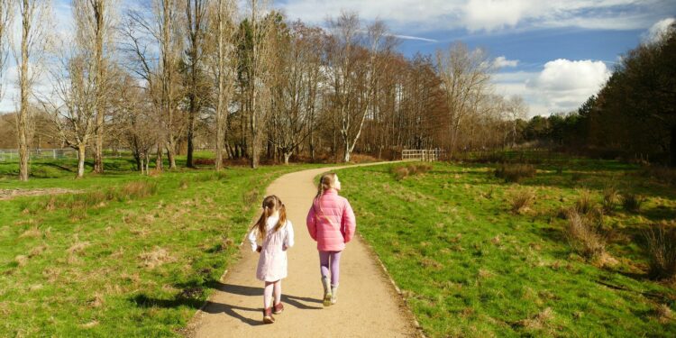 Scientists discover surprising health impact of simple walk in park: ‘More efficient and stronger’ – Yahoo