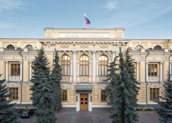 Russian Central Bank Cuts Key Rate to 16.5% as Economy Slows – The Moscow Times