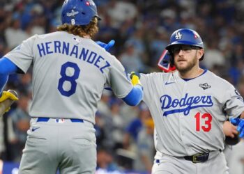 Dodgers win WS classic on Freeman’s HR in 18th – ESPN