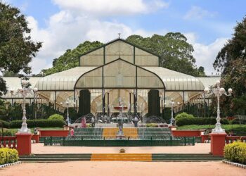 Citizens Take ‘Parikrama of Nature’ at Lalbagh to Reaffirm Commitment to Bengaluru’s Ecology – The Hans India