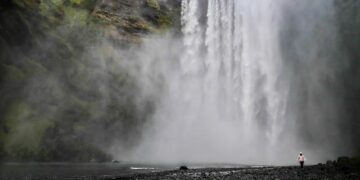 Kelly Brook opens up on ‘horrific’ miscarriage that left her never wanting to try for a baby again – Woman & Home