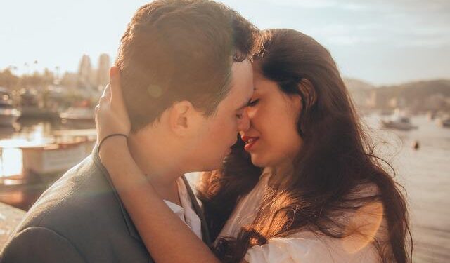Scientists Say Kissing Is Over 20 Million Years Old and It’s Not Just a Human Thing – ZME Science