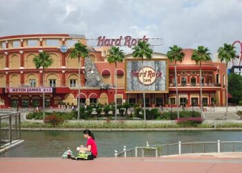 Universal Orlando’s New Year’s Eve celebrations feature live entertainment, characters, countdowns – WKMG