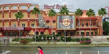 Universal Orlando’s New Year’s Eve celebrations feature live entertainment, characters, countdowns – WKMG