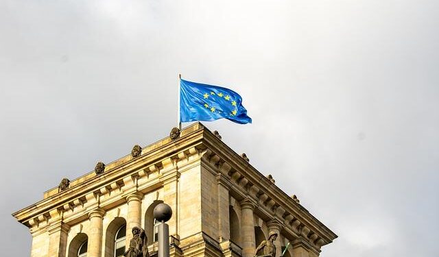 UK economy shrank by 0.1% in October, in run-up to the budget – business live – The Guardian