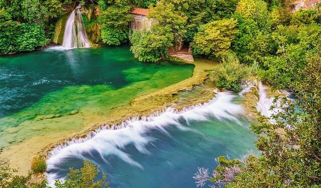 Philip Rivers Return Means 5 More Years of Health Insurance—for 10 Kids – Front Office Sports