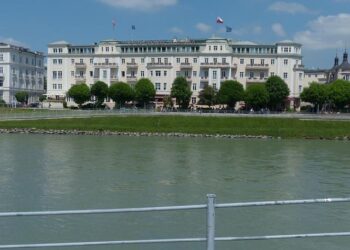 News | Get a fun glimpse into the hotel world with Hallmark holiday movies – CoStar