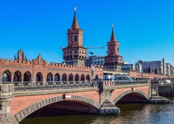 From The Pitt to Forever & Heated Rivalry , These Were The Best TV Shows Of 2025 – Refinery29