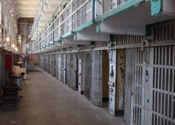 Illinois prison healthcare still poor as state goes 1 year without long-term medical provider – NPR Illinois
