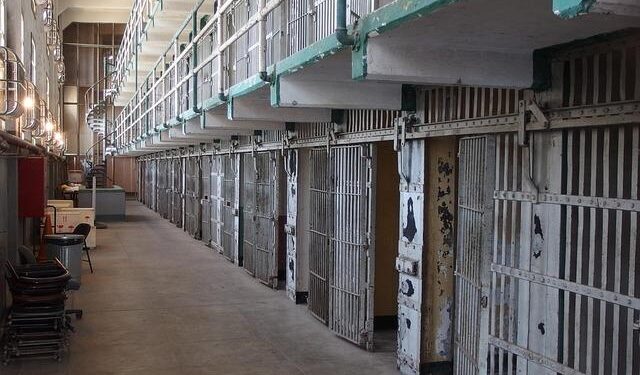 Illinois prison healthcare still poor as state goes 1 year without long-term medical provider – NPR Illinois